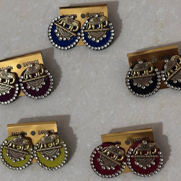 Round shape fabric earrings