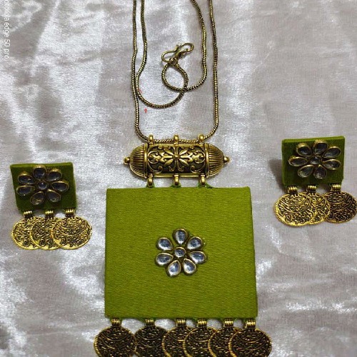 Long Chain Pendant With Earrings