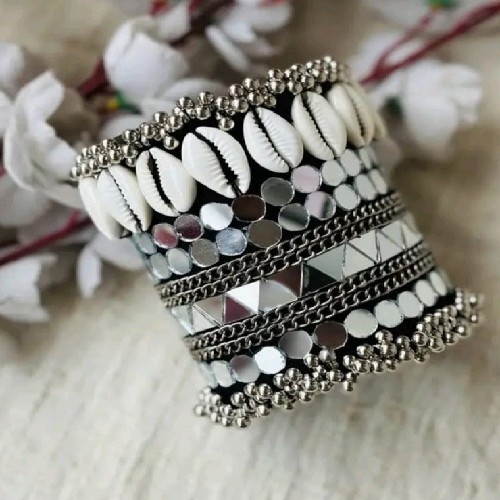 Mirror Handcuffs