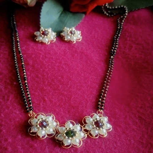 Moti Flower Pendent Mangalsutra With Earings L. 30 Inch