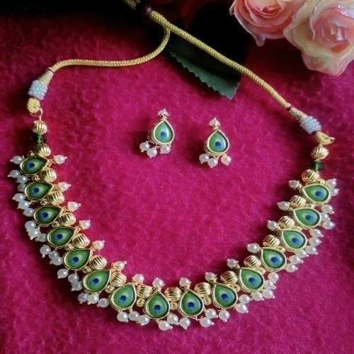 Peacock Chinchpeti With Earings