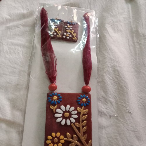 Beautiful  Clay Pendant Set