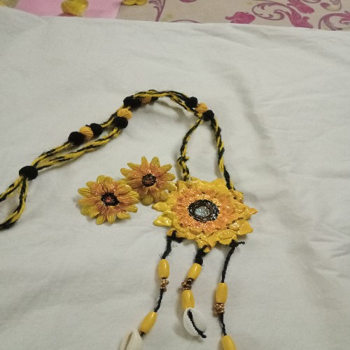 Sunflower Motif Clay Necklace With Earrings