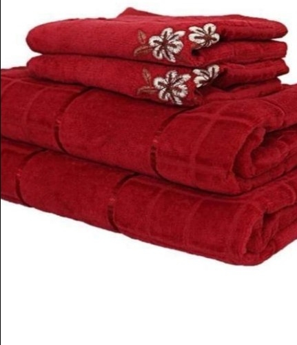4 Piece Of Luxury Towels Basket Set
