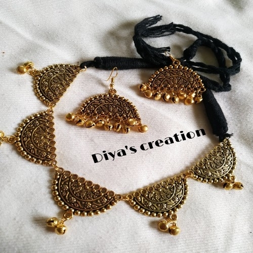 Golden Choker Set With Earrings