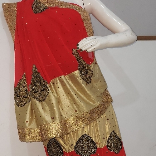?Beautiful, red and golden embroidery Saree with blouse