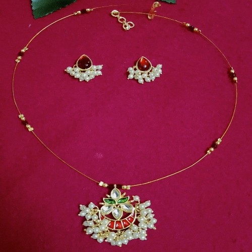 Invisible Neckles With Earings
