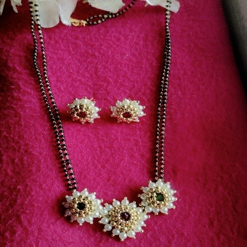 Moti Flower Pendent Mangalsutra