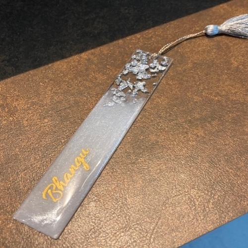 Resin bookmark with Costumized Name