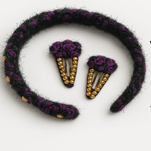 Hair Band.